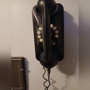 Vintage Unique Grand Black Retro 1970's Flash Re Dial Wall Mount Phone